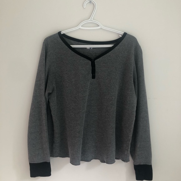 cute grey long sleeve - Picture 1 of 2